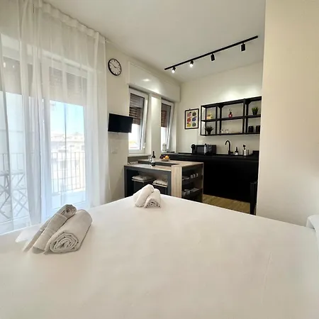 My E Moderno Apartment Bari